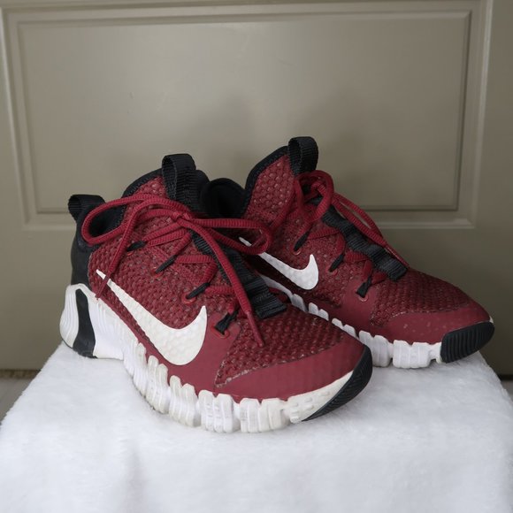 nike metcon maroon